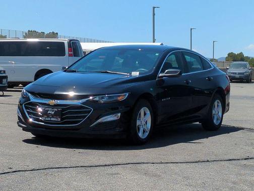 Mosaic Black Metallic 2022 Chevrolet Malibu 1LS