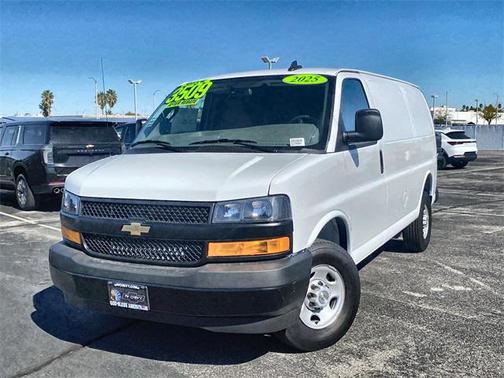 2025 Chevrolet Express 2500 RWD 2500 Regular Wheelbase WT