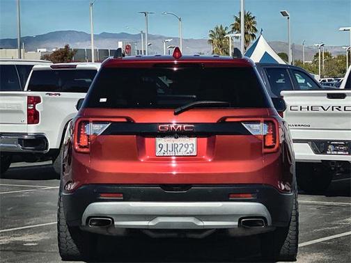 2023 GMC Acadia AWD SLT
