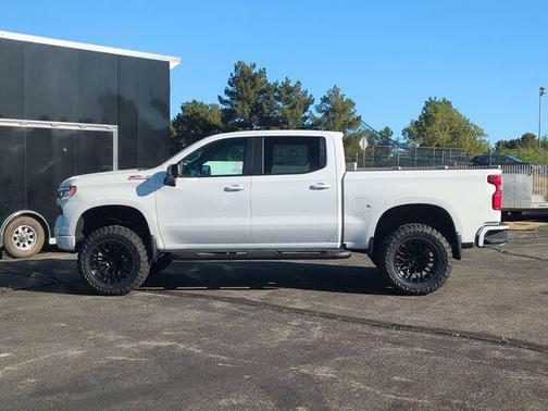 Summit White 2026 Chevrolet Silverado 1500 RST