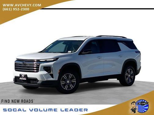 Summit White 2026 Chevrolet Traverse LT