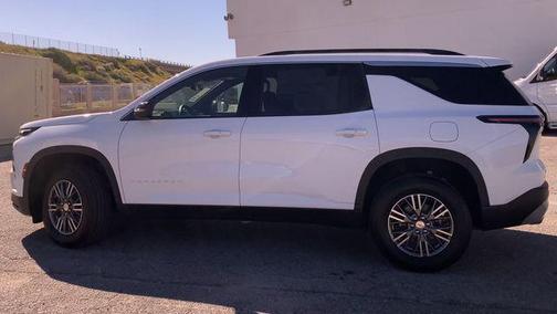 Summit White 2026 Chevrolet Traverse LT