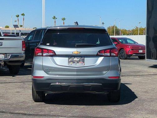 Sterling Gray Metallic 2024 Chevrolet Equinox 1LT