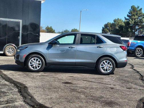 Sterling Gray Metallic 2024 Chevrolet Equinox 1LT
