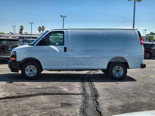 Summit White 2026 Chevrolet Express 2500 Work Van