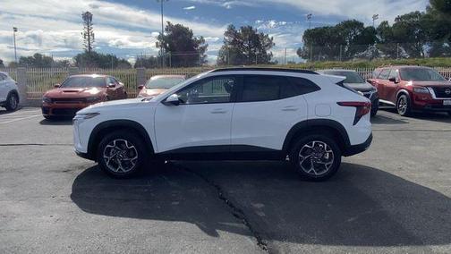 Summit White 2026 Chevrolet Trax LT