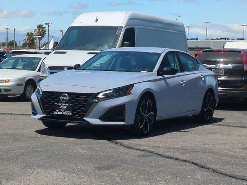 Gun Metallic 2025 Nissan Altima SR FWD
