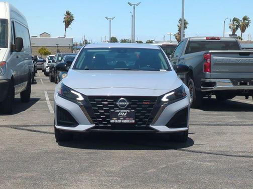Gun Metallic 2025 Nissan Altima SR FWD