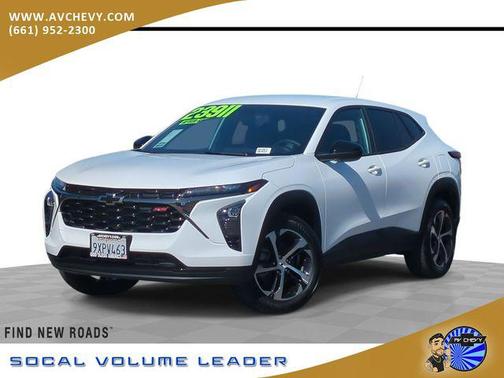 Summit White 2026 Chevrolet Trax FWD 1RS