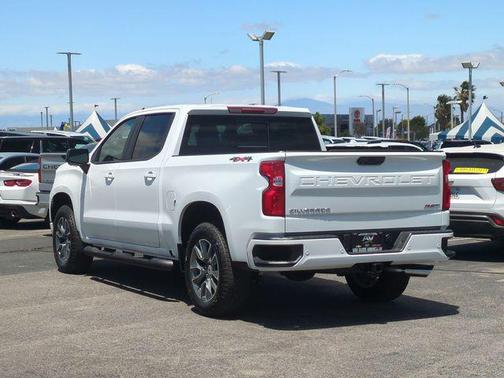 Summit White 2026 Chevrolet Silverado 1500 RST