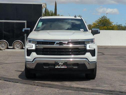 Summit White 2026 Chevrolet Silverado 1500 LT