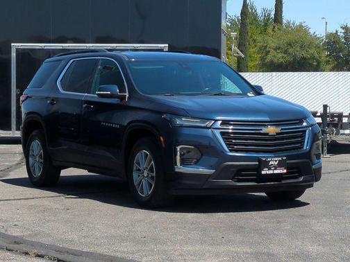 Northsky Blue Metallic 2023 Chevrolet Traverse LT Cloth