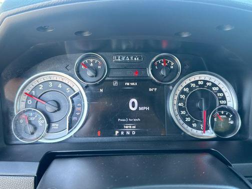 2017 RAM 2500 Laramie Crew Cab 4x4 6'4' Box