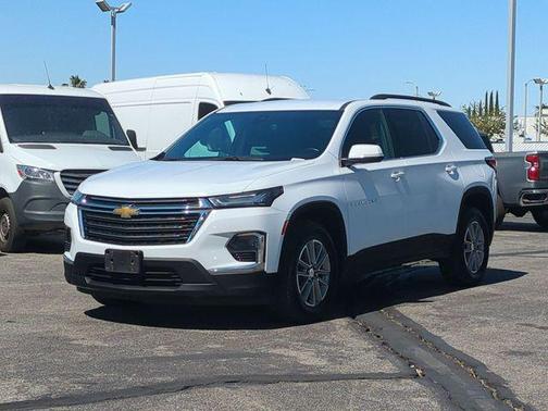 Summit White 2023 Chevrolet Traverse LT Cloth
