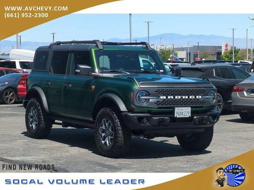 Eruption Green Metallic 2025 Ford Bronco Badlands