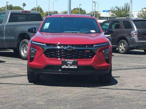 Apex Red 2026 Chevrolet Trax FWD 2RS