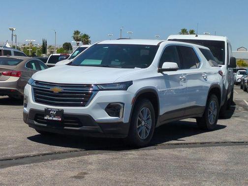 Summit White 2023 Chevrolet Traverse LT Cloth