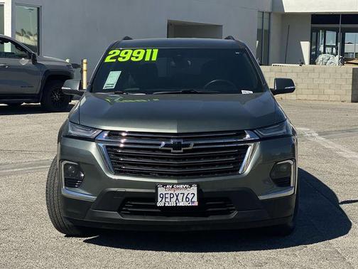 Silver Sage Metallic 2023 Chevrolet Traverse LT Cloth