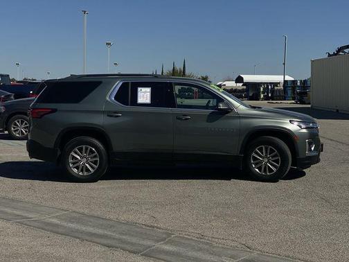 Silver Sage Metallic 2023 Chevrolet Traverse LT Cloth