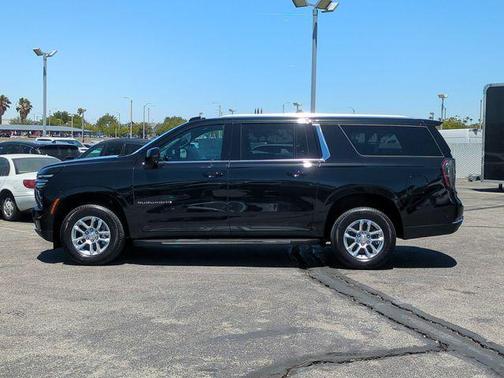 Black 2026 Chevrolet Suburban LT