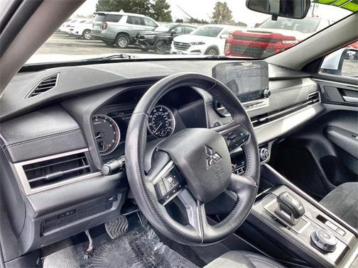 2024 Mitsubishi Outlander 