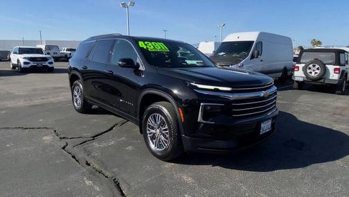 Mosaic Black Metallic 2026 Chevrolet Traverse LT