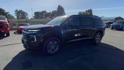 Mosaic Black Metallic 2026 Chevrolet Traverse LT