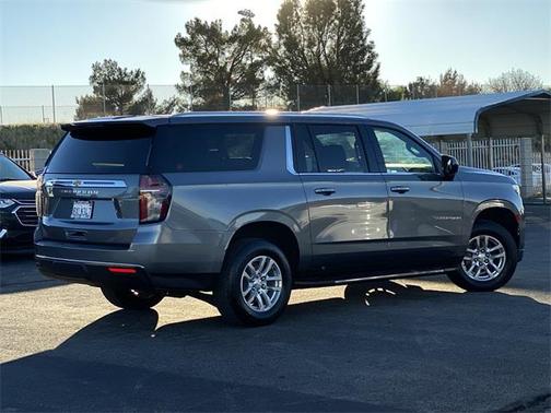 2021 Chevrolet Suburban LT