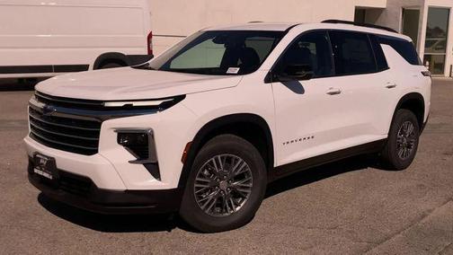 Summit White 2026 Chevrolet Traverse LT