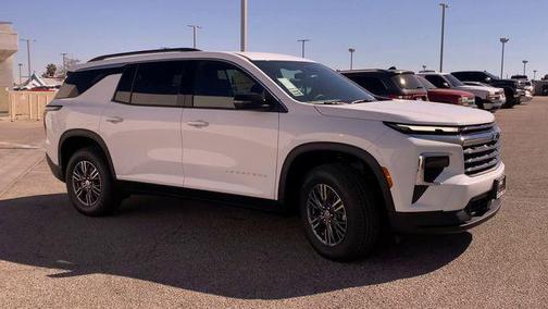 Summit White 2026 Chevrolet Traverse LT