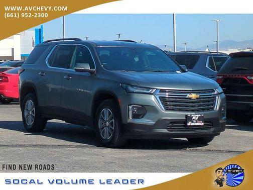Silver Sage Metallic 2023 Chevrolet Traverse LT Cloth