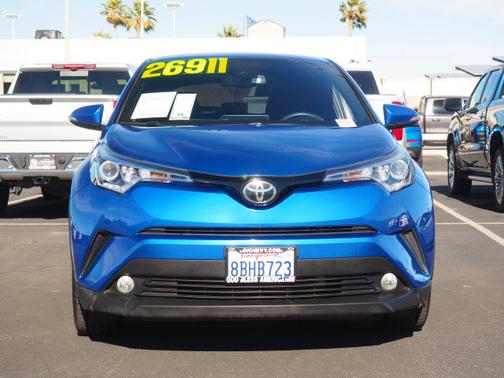 Photo 2 of 30 of 2018 Toyota C-HR XLE Premium