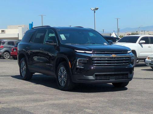 Black Metallic 2026 Chevrolet Traverse LT
