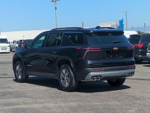 Black Metallic 2026 Chevrolet Traverse LT