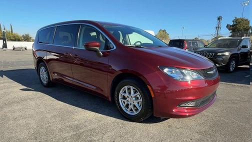 Velvet Red Pearlcoat 2023 Chrysler Voyager LX