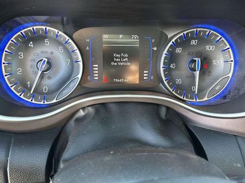 Velvet Red Pearlcoat 2023 Chrysler Voyager LX