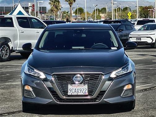 2022 Nissan Altima SR FWD