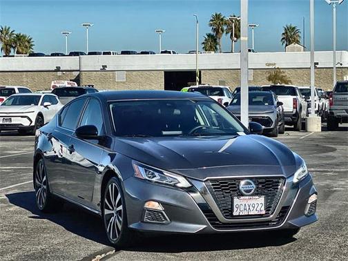 2022 Nissan Altima SR FWD