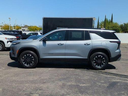 Sterling Gray Metallic 2026 Chevrolet Traverse AWD Z71