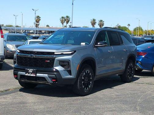 Sterling Gray Metallic 2026 Chevrolet Traverse AWD Z71