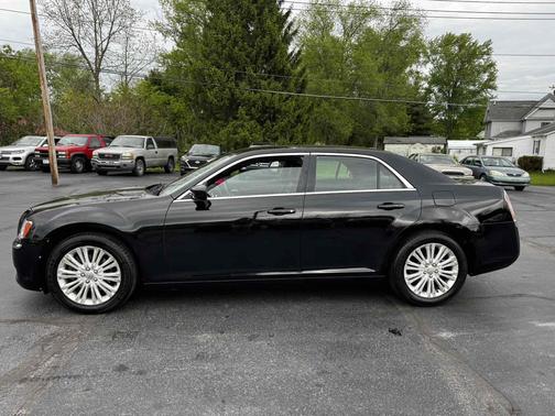 Gloss Black 2013 Chrysler 300 4dr Sdn AWD
