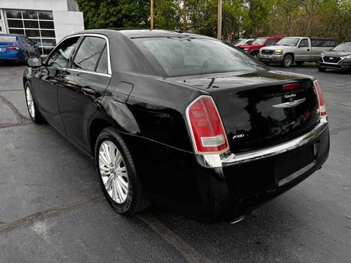 Gloss Black 2013 Chrysler 300 4dr Sdn AWD
