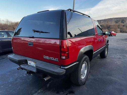 1996 Chevrolet Tahoe 1500 2dr 4WD