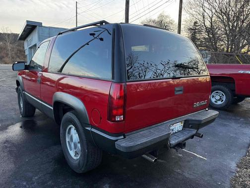 1996 Chevrolet Tahoe 1500 2dr 4WD