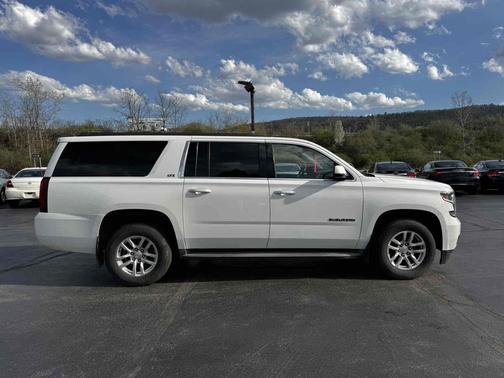 Summit White 2015 Chevrolet Suburban 4WD 4dr LT