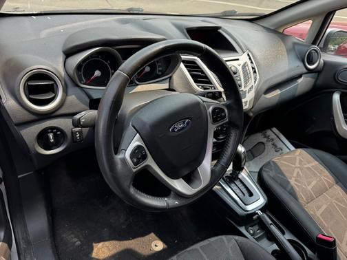 Ingot Silver Metallic 2013 Ford Fiesta 4dr Sdn SE