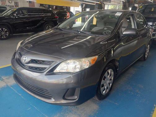 2011 Toyota Corolla 4dr Sdn Auto LE (Natl)