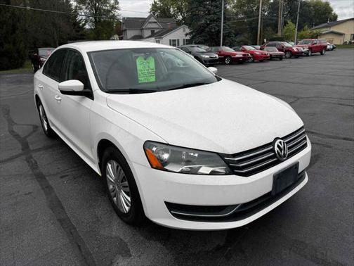 2014 Volkswagen Passat 1.8T Auto S