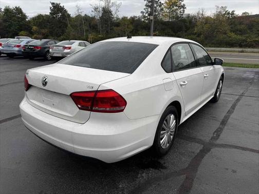 2014 Volkswagen Passat 1.8T Auto S