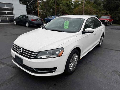 2014 Volkswagen Passat 1.8T Auto S